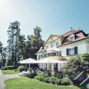 Hotel Biohotel Schlossgut, Oberambach
